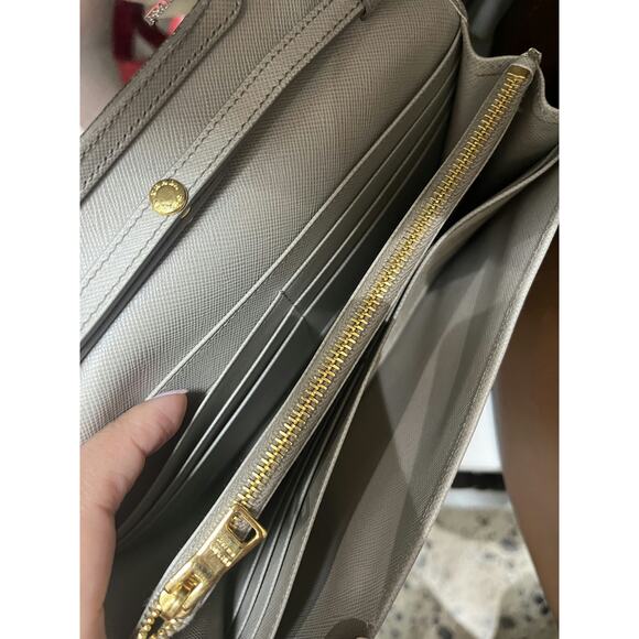 Prada Grey Leather Crossbody Bag - Like New Condition - Picture 3 of 4